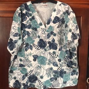 Uniform advantage scrub top